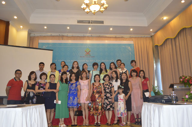 Các nhà thuốc tại Quảng Ninh và Hải Phòng tham dự buổi lễ :” Ra mắt Sản phẩm mới” tại Tuần Châu, Quảng Ninh