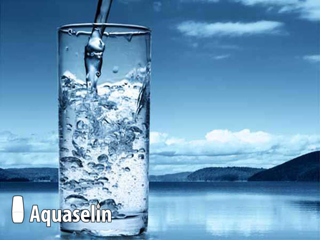 Uống nước đầy đủ giúp hạn chế mồ hôi nách
